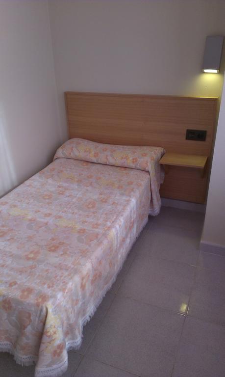 Hostal Bisbal Only Adults No Ac Valenza Camera foto