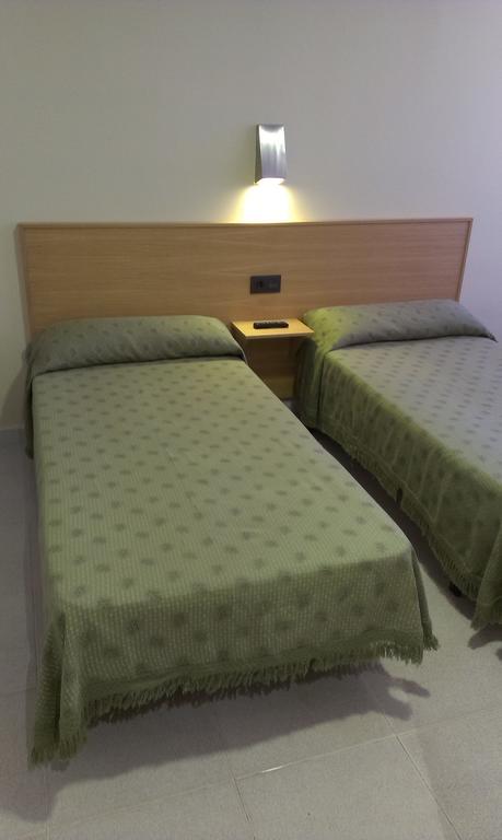 Hostal Bisbal Only Adults No Ac Valenza Camera foto