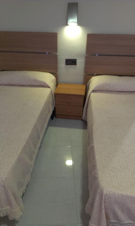 Hostal Bisbal Only Adults No Ac Valenza Camera foto