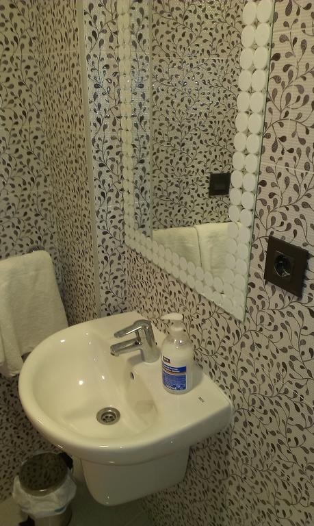 Hostal Bisbal Only Adults No Ac Valenza Camera foto