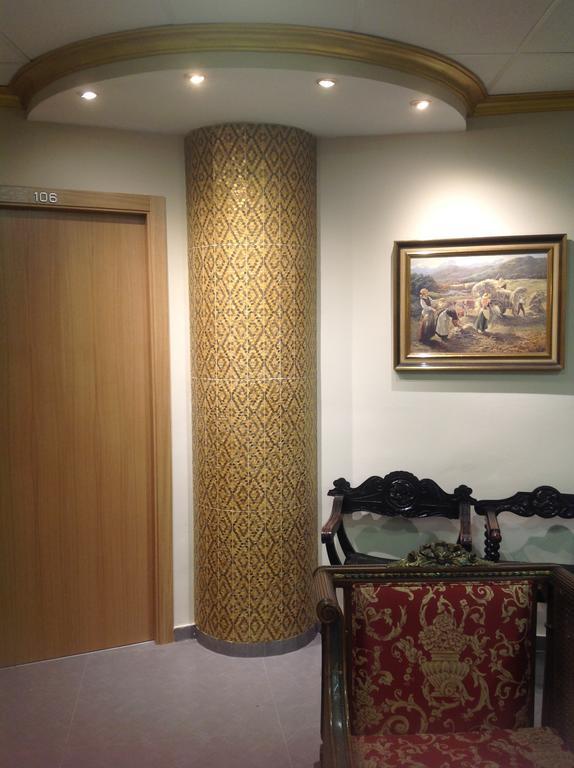 Hostal Bisbal Only Adults No Ac Valenza Esterno foto