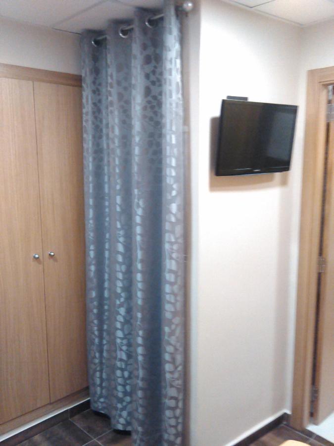 Hostal Bisbal Only Adults No Ac Valenza Esterno foto